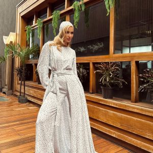 Macacão em poá com sobreposicão